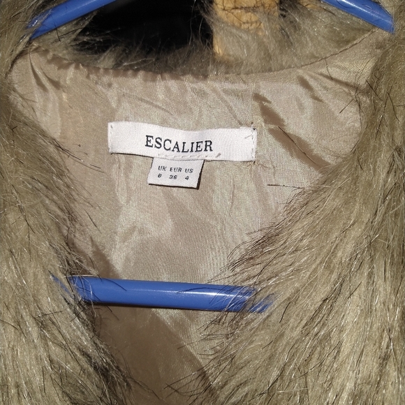 Faux fur vest - Picture 2 of 4